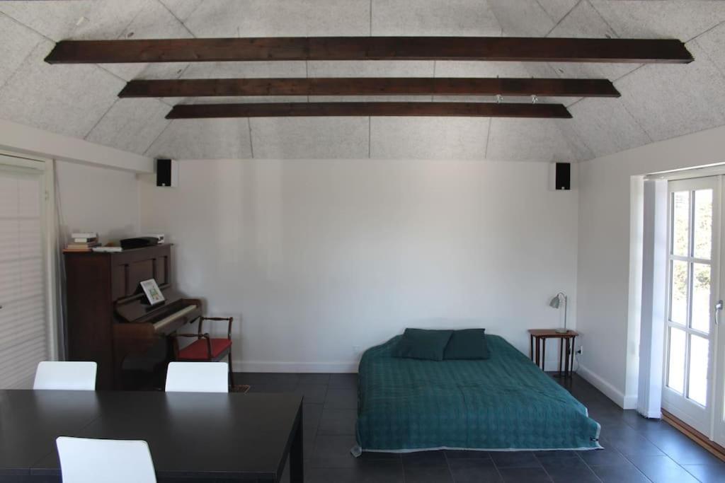 Large Modern Family Room - “Arnely” Tommerup Εξωτερικό φωτογραφία