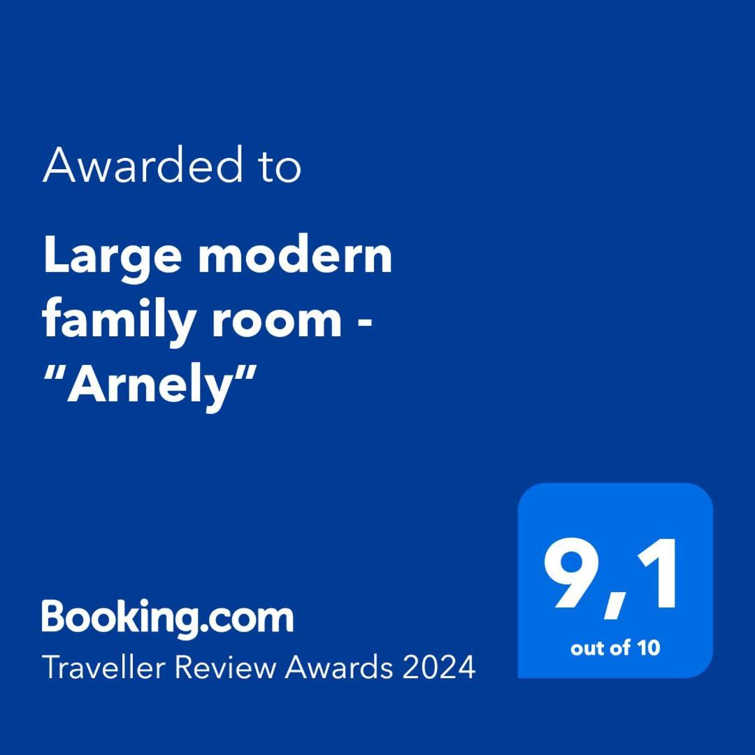 Large Modern Family Room - “Arnely” Tommerup Εξωτερικό φωτογραφία